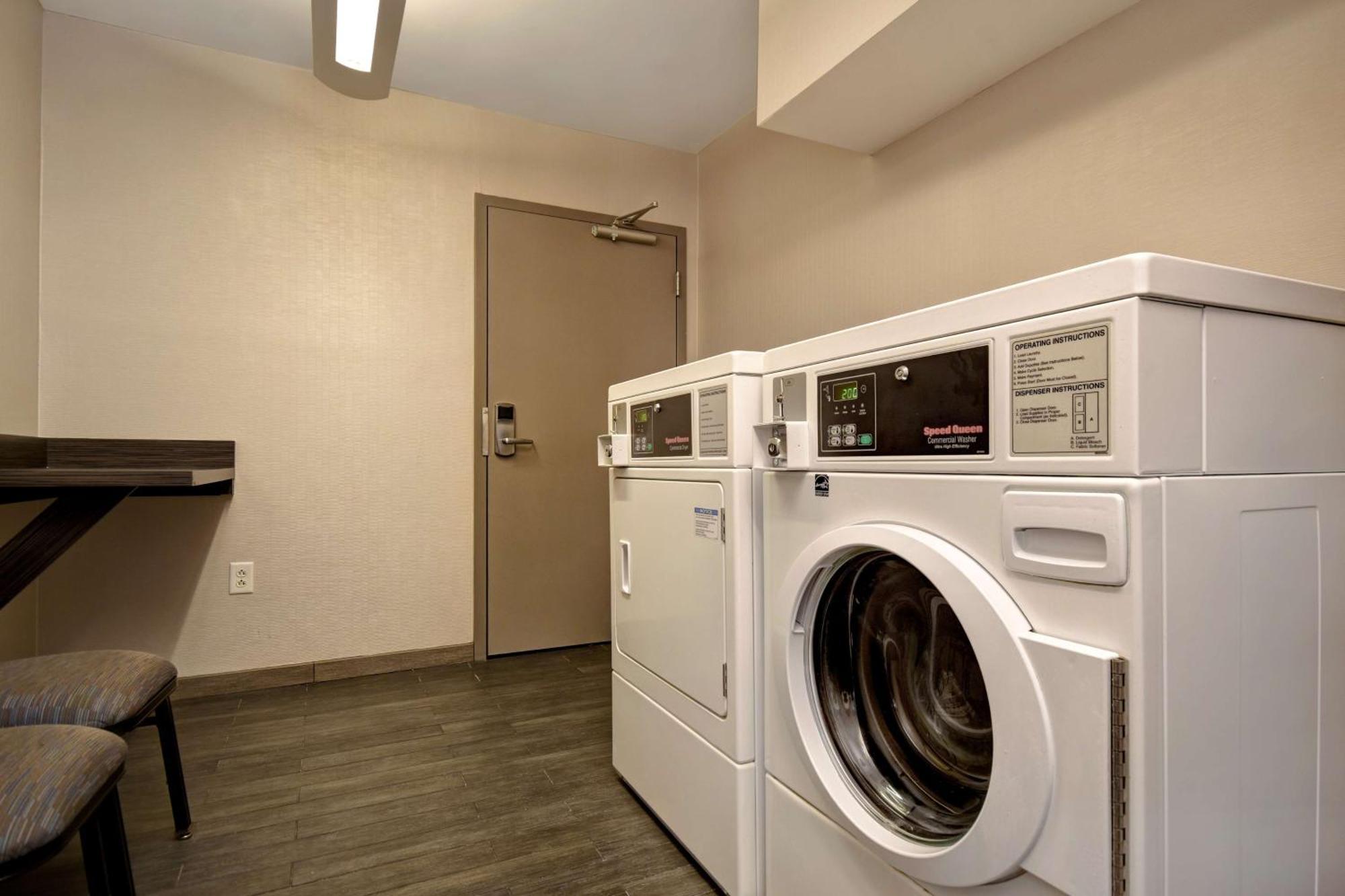 Hampton Inn & Suites Columbia South Fort Meade Area Экстерьер фото
